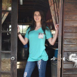 Handy Hide Pocket Knot Tee